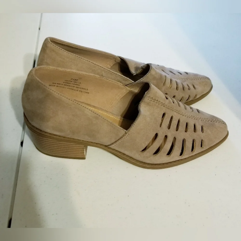 Maurices Bella Beige Chop Out Heels Faux Suede Slip On Shoe Size 7.5 M